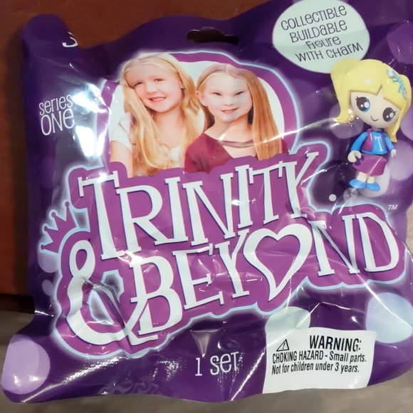 Trinity & Beyond Collectible Figure ( 2 pack) - Picture 3 of 3